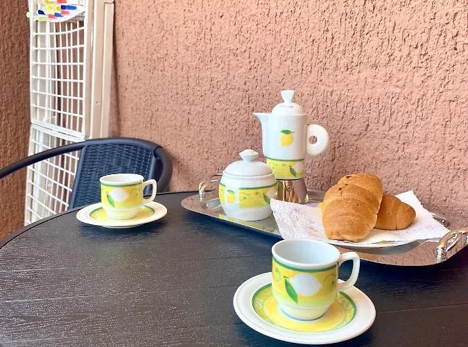 Ema 아파트 풀라